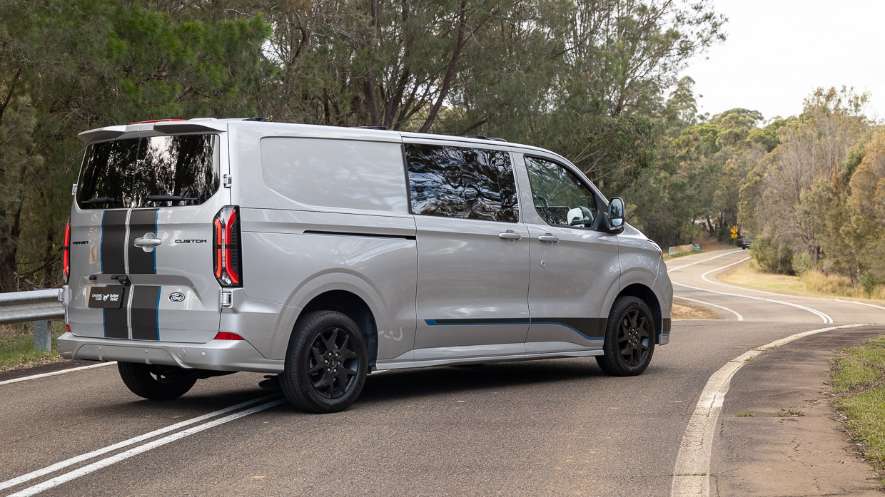 بررسی فورد ترانزیت کاستوم اسپورت